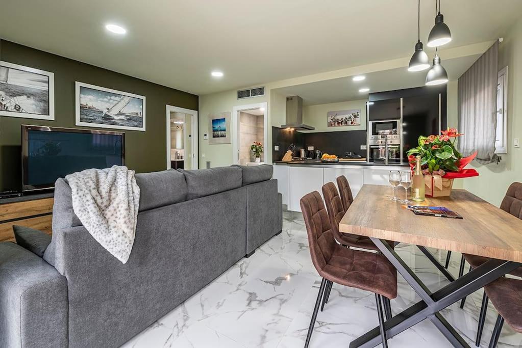 Apartmán 5 Stelle Piscina, Jacuzzi, Wifi - 2 Min Dal Mare Miami Playa Exteriér fotografie
