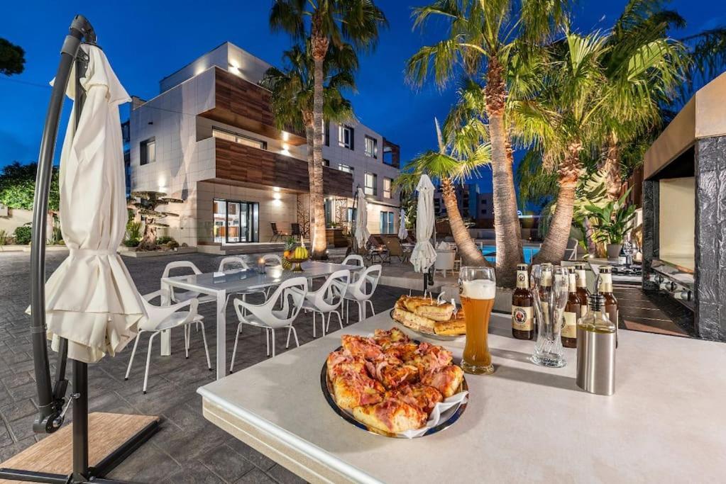 Apartmán 5 Stelle Piscina, Jacuzzi, Wifi - 2 Min Dal Mare Miami Playa Exteriér fotografie
